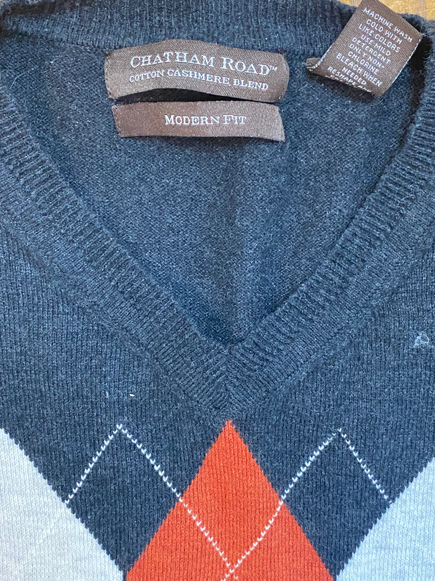 DARK GRAY ARGYLE SWEATER