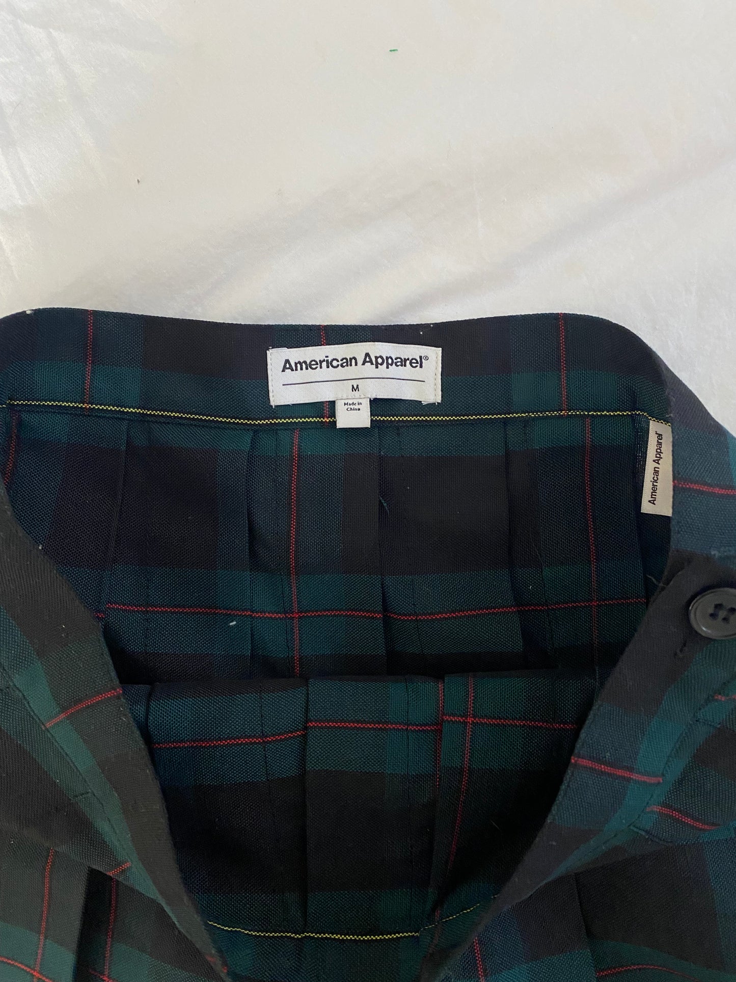 AMERICAN APPAREL PLAID SKIRT SIZE M