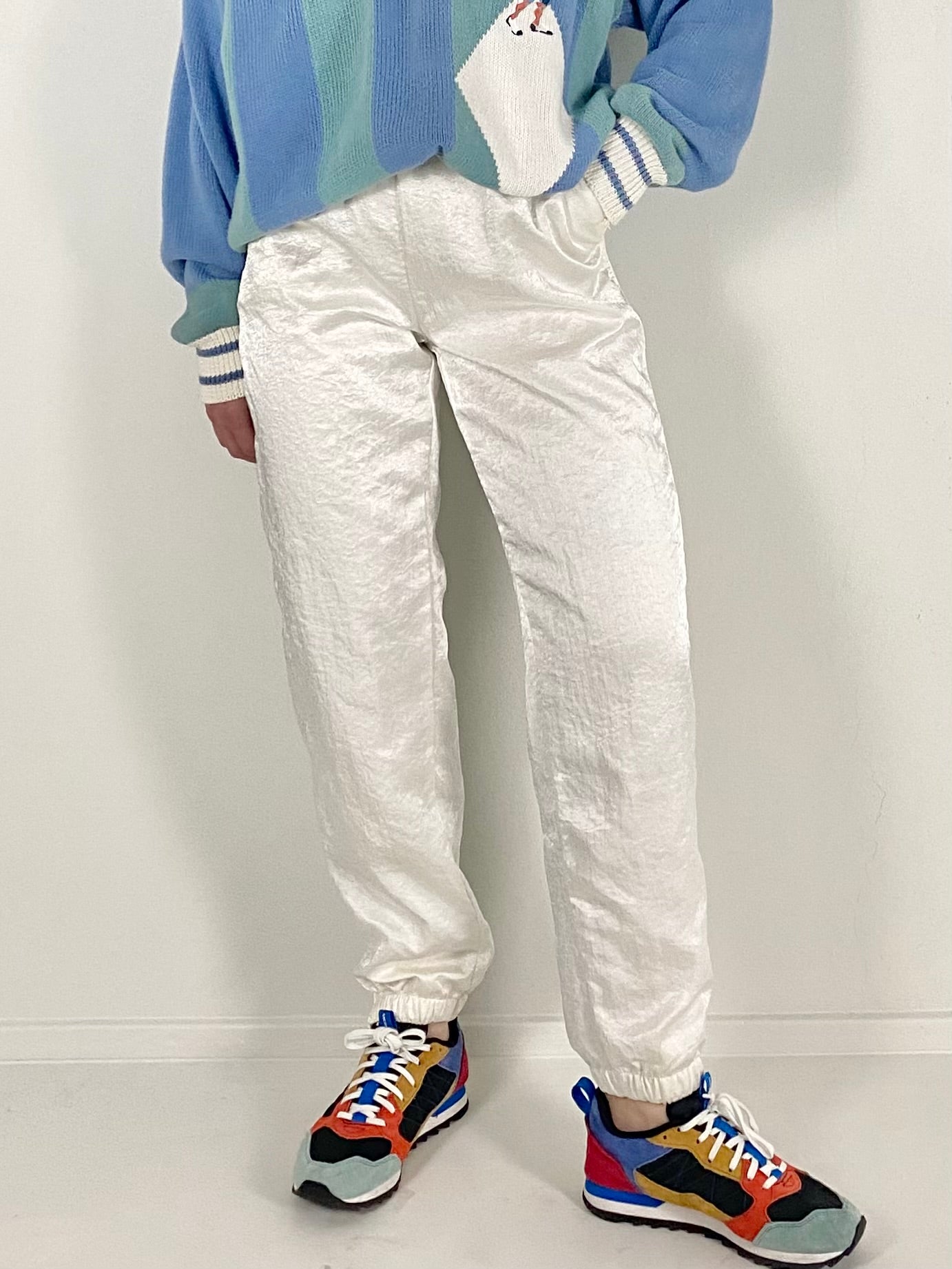 WHITE SHOOSH PANT SIZE 5