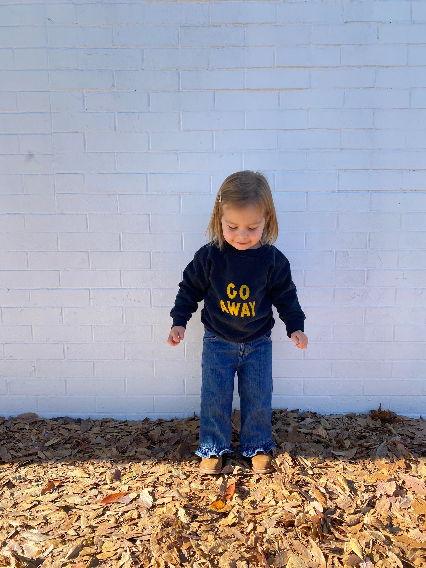 GO AWAY YOUTH CREWNECK